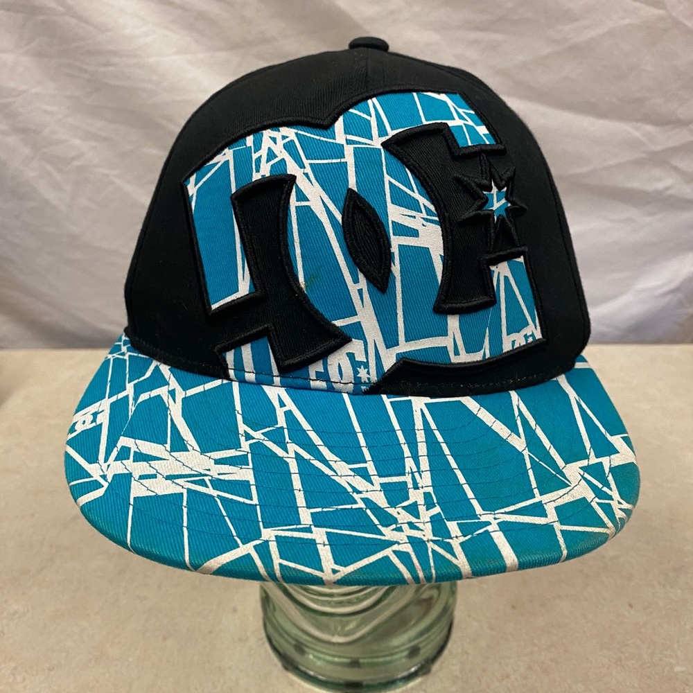 DG 210 Flex Fit Premium Fitted Cap / Hat
